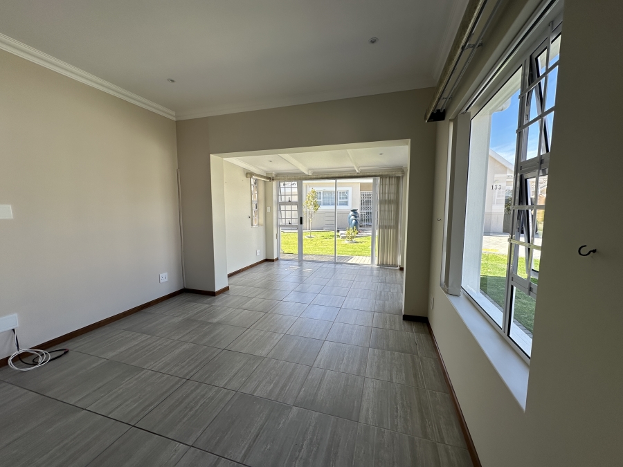 1 Bedroom Property for Sale in Heiderand Western Cape